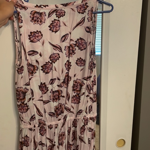 Great condition, soft, comfortable romper - Picture 2 of 4